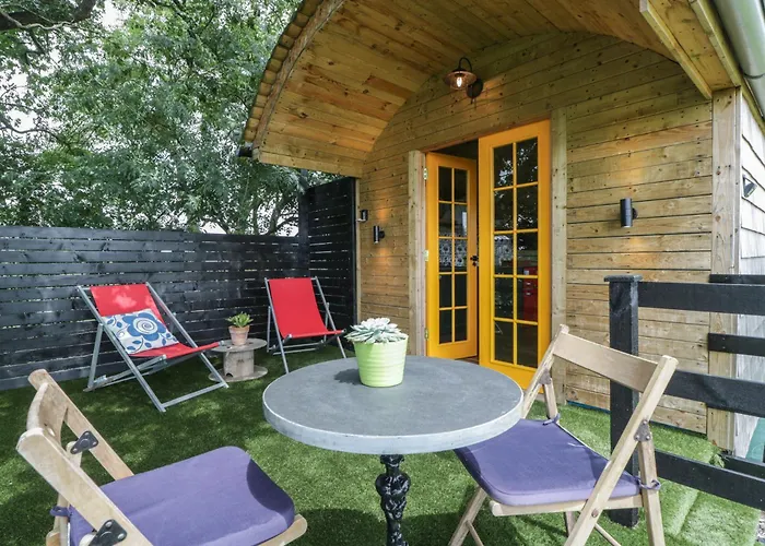 Under The Oak Tree Shepherd's Hut Ferienhaus Bristol